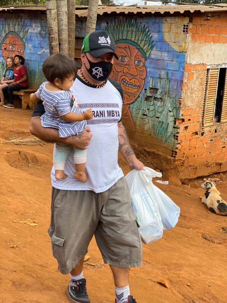 Empresas, instituições, personalidades e líderes comunitários atuam em prol dos mais impactados pelo novo coronavírus