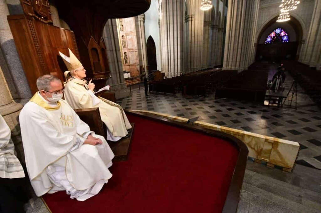 ‘A Igreja permanece firme na fé dos apóstolos” - Jornal O São Paulo