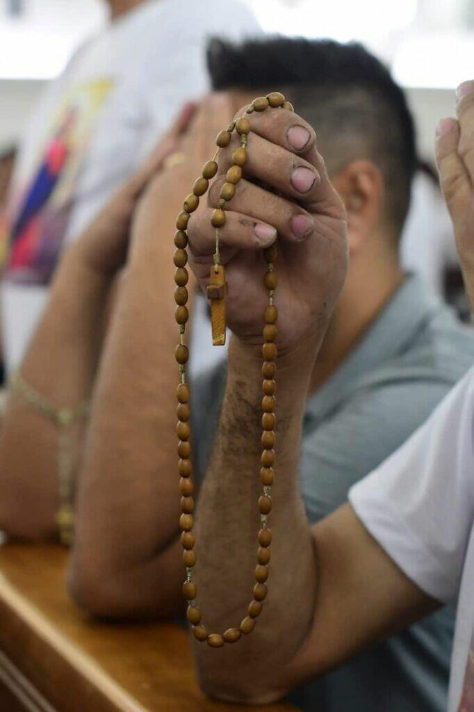 Rosário: Uma coroa de rosas oferecida a Nossa Senhora - Jornal O São Paulo