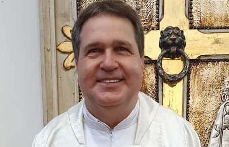 com palavra monsenhor angelo mezzari