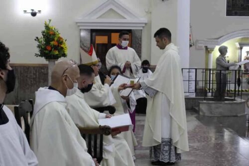 Regiao Belem posse de padre credito Luiz Ivanov