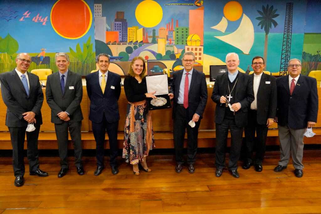 ADCE-SP é homenageada com a Salva de Prata da Câmara de São Paulo