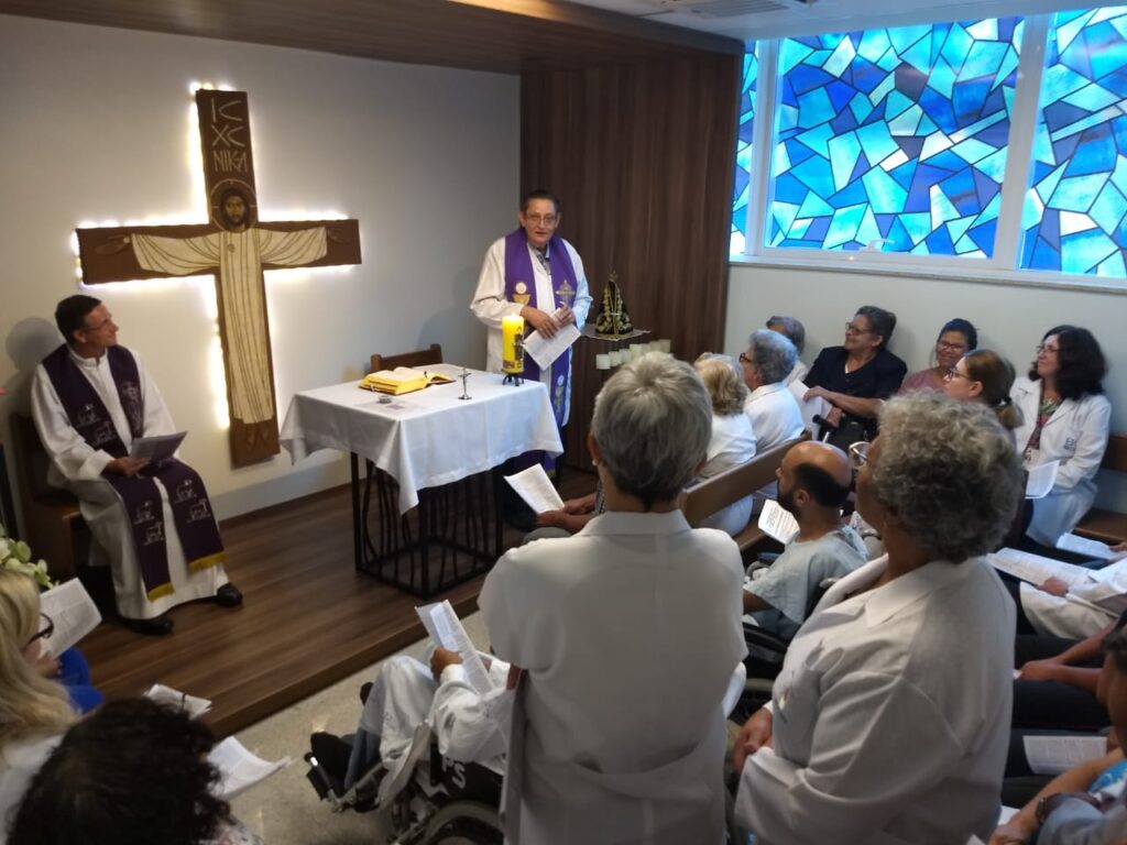 Em hospitais, capelas ajudam no recobrar das forças e no encontro com Deus - Jornal O São Paulo