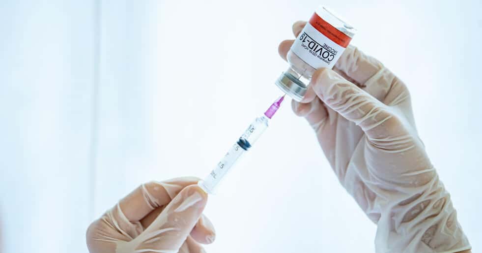 CFM divulga posicionamento sobre campanha de vacinação contra Covid-19 - Jornal O São Paulo