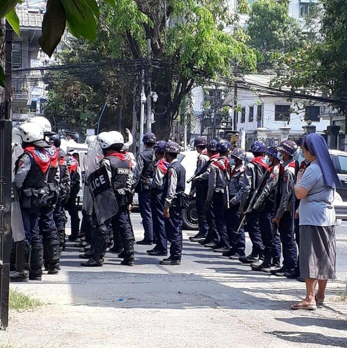 Na linha de frente, Igreja pede fim da violência em Mianmar - Jornal O São Paulo