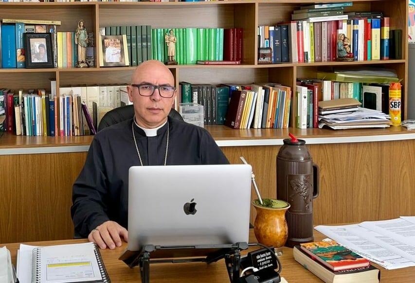 Dom Ricardo Hoepers convida o Episcopado brasileiro a se unir ao projeto de celebração do Ano Família Amoris Laetitia - Jornal O São Paulo