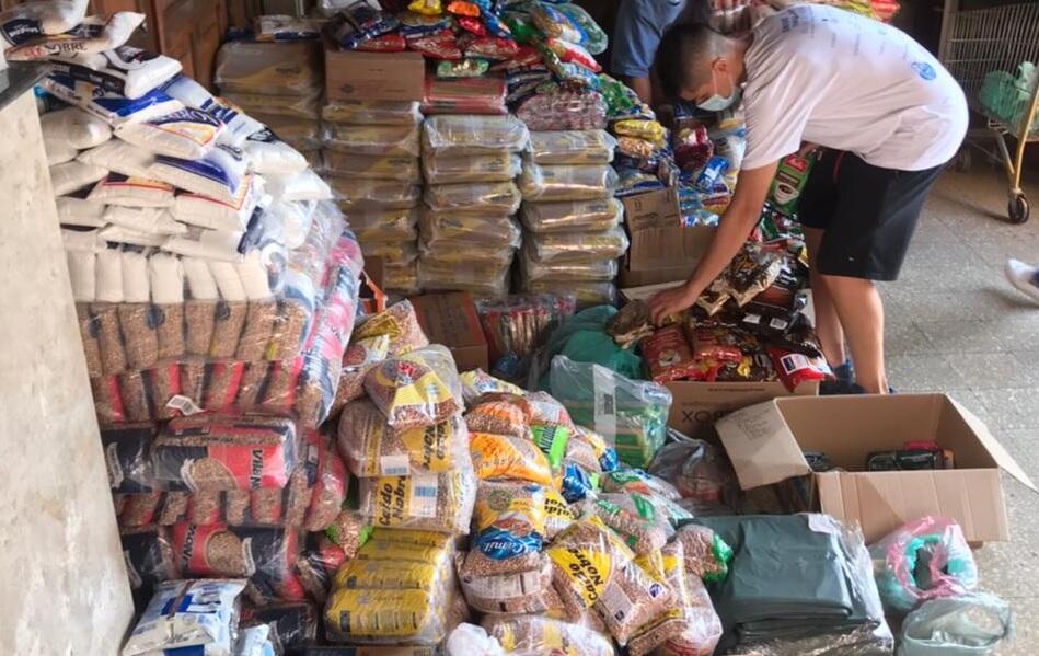 8 toneladas de alimentos são arrecadadas em ‘Drive-Thru Solidário’ - Jornal O São Paulo