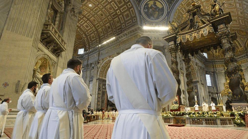 ‘Somente de corações que sentem a necessidade da Igreja brota a oração pelas vocações’ - Jornal O São Paulo
