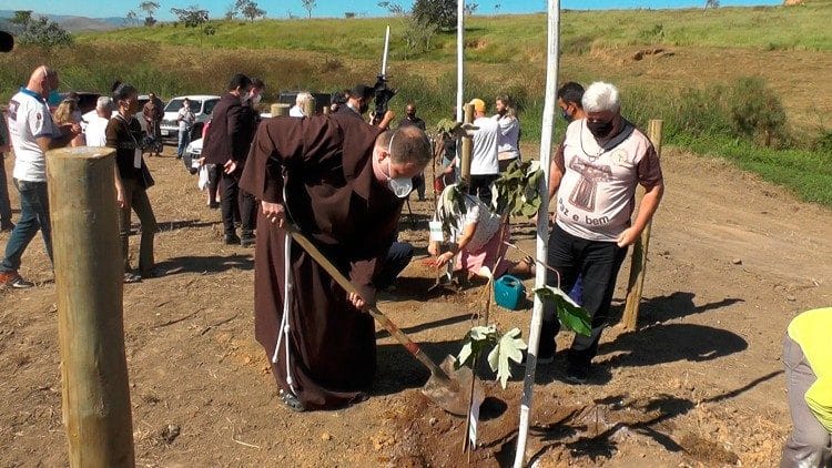Franciscanos lançam a pedra fundamental do Santuário Frei Galvão - Jornal O São Paulo