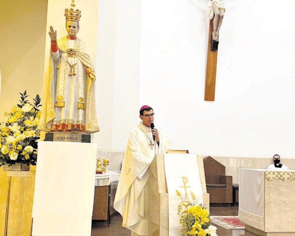 Dom Luiz Carlos preside missa na festa da Paróquia São Pio X e Santa Luzia - Jornal O São Paulo