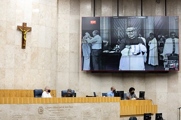 Vereadores de São Paulo homenageiam Dom Paulo