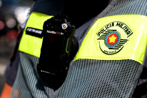 policia militar cameras uniformes