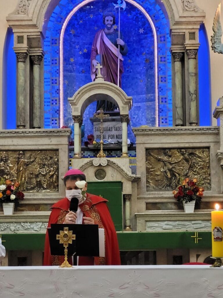 Dom Ângelo preside missa na novena de São Judas Tadeu - Jornal O São Paulo