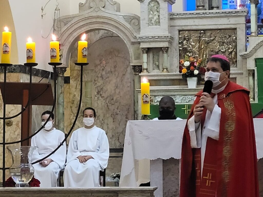 Dom Ângelo preside missa na novena de São Judas Tadeu - Jornal O São Paulo