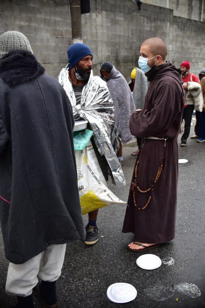 ‘O que fizerdes a um destes meus irmãos mais pequeninos é a mim que o fazeis’ (Mt 25,40) - Jornal O São Paulo