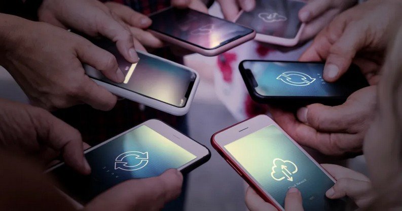 Medo de ‘cancelamento’ faz com que jovens evitem falar sobre política nas redes sociais - Jornal O São Paulo