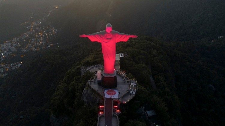 Prédios e monumentos serão iluminados de vermelho em campanha da ACN - Jornal O São Paulo