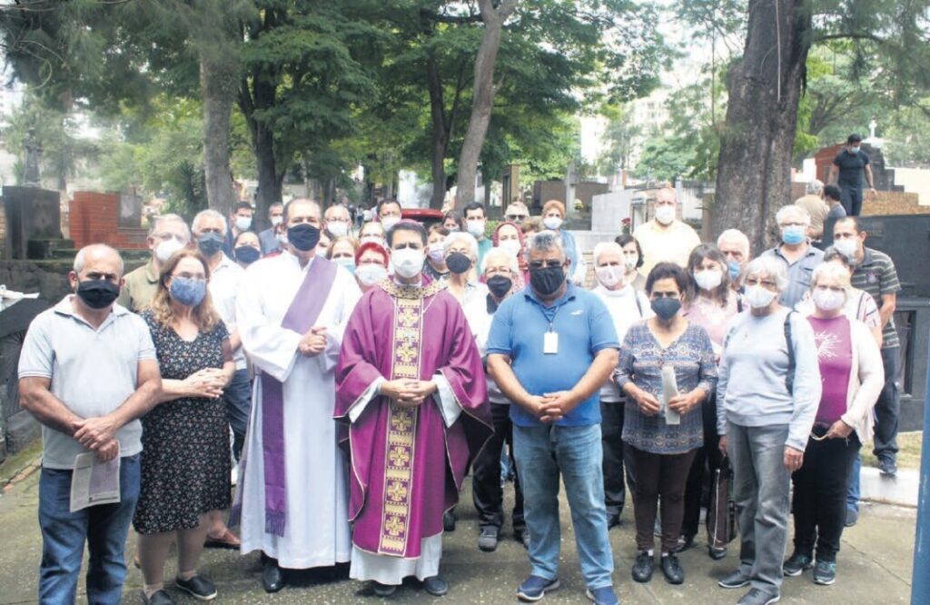 Vítimas da COVID-19 são recordadas em missa no maior cemitério da América Latina - Jornal O São Paulo