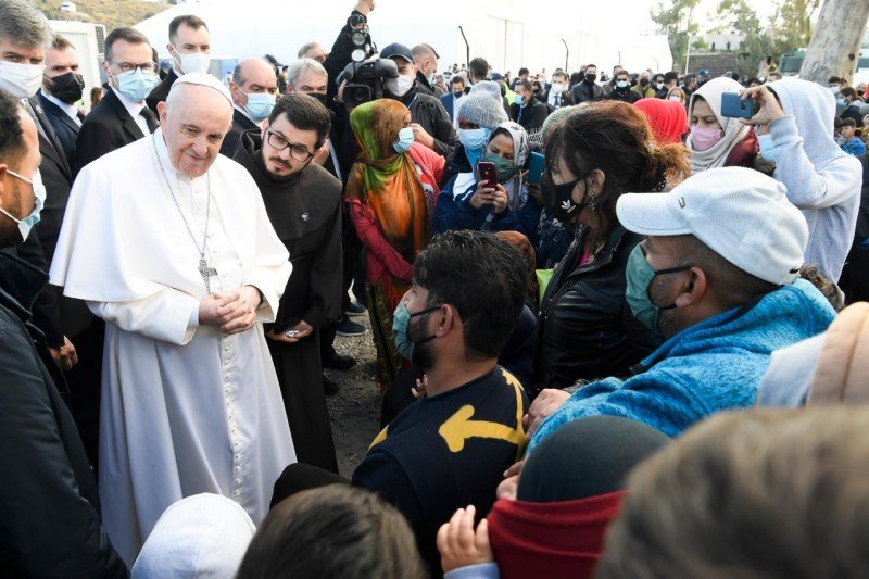 Em Lesbos, Papa conclama toda a humanidade a tomar parte do problema da migração - Jornal O São Paulo