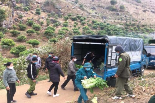 Católicos vietnamitas correm para ajudar vilas atingidas pela COVID-19 - Jornal O São Paulo