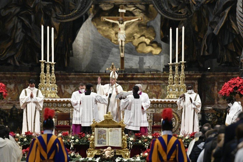 Papa: ‘Como os Magos, sonhemos, procuremos, adoremos’ - Jornal O São Paulo