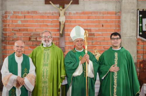 Dom Carlos dá posse ao novo Pároco da Paróquia Nossa Senhora do Carmo - Jornal O São Paulo