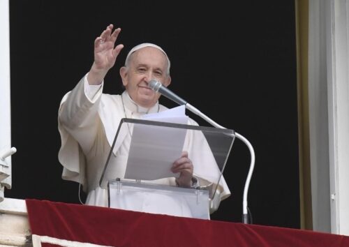 Papa no Ângelus: ‘Quem faz a guerra esquece a humanidade’ - Jornal O São Paulo