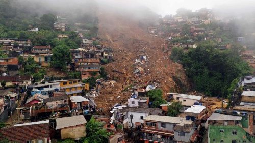 Papa reza pelas vítimas das fortes chuvas em Petrópolis - Jornal O São Paulo