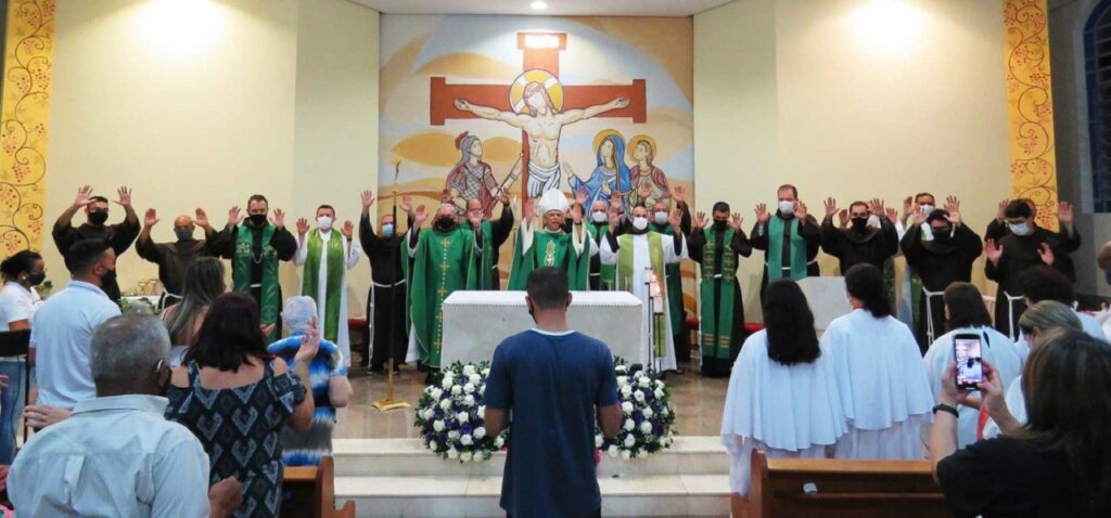 Na Região Brasilândia, Franciscanos assumem paróquia no Jardim Peri Alto - Jornal O São Paulo