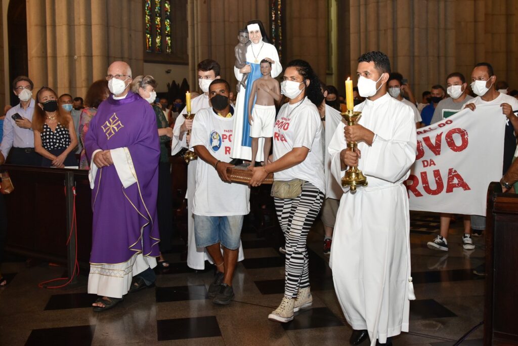 Imagem de Santa Dulce dos Pobres é entronizada na Catedral da Sé - Jornal O São Paulo