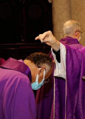 Cardeal Scherer preside missa da Quarta-feira de Cinzas na Catedral da Sé - Jornal O São Paulo