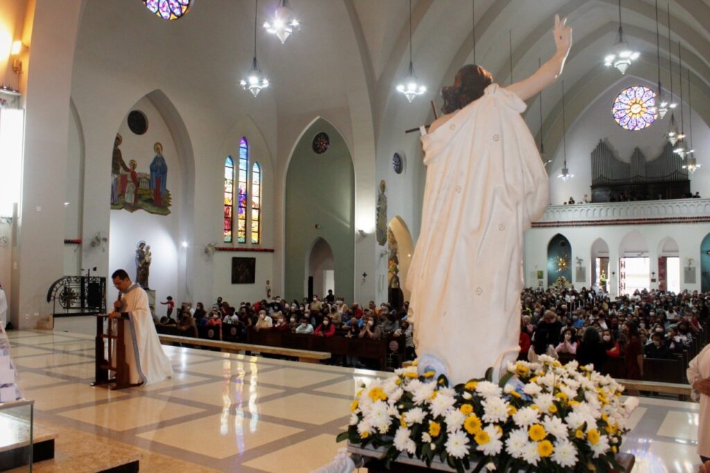 Entre nós está o Cristo Ressuscitado - Jornal O São Paulo