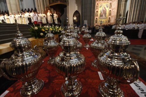 Comissão para a Liturgia oferece sugestões de músicas para a Missa do Crisma - Jornal O São Paulo