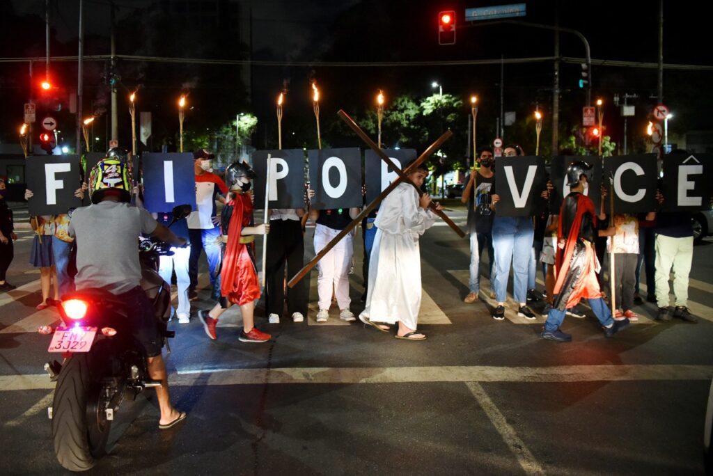 Atenção ao farol: a via-sacra vai passar - Jornal O São Paulo