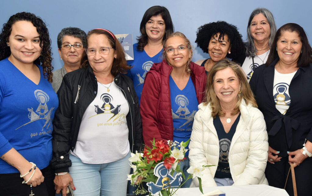 Mães, pela força da oração, intercessoras de seus filhos - Jornal O São Paulo