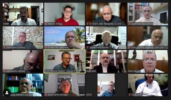 No contexto da 59ª AG CNBB, bispos referenciais da comunicação na Igreja no Brasil se encontram para partilha de experiências - Jornal O São Paulo