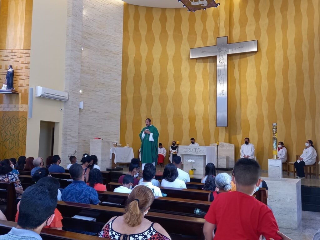 Católicos em São Paulo se alegram por celebrar a Semana Santa presencialmente