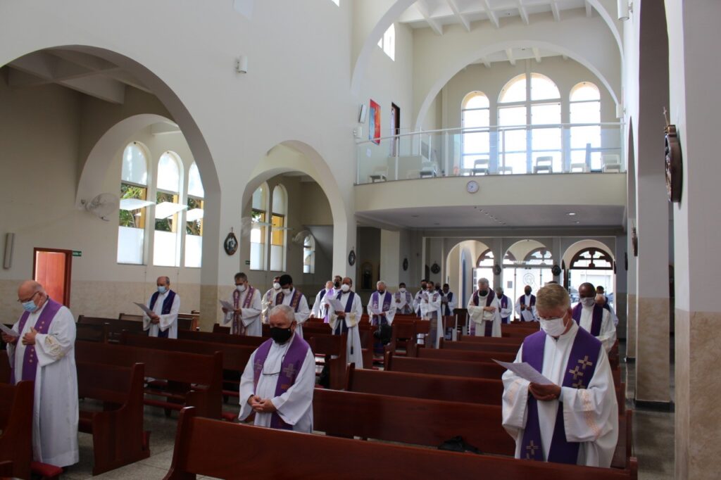 Clero atuante na Região se reúne em celebração penitencial - Jornal O São Paulo