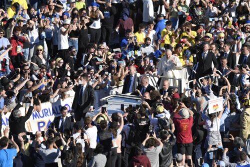 “Os jovens tem o ‘faro’ da Verdade. A vida é bela, não tenham medo” - Jornal O São Paulo