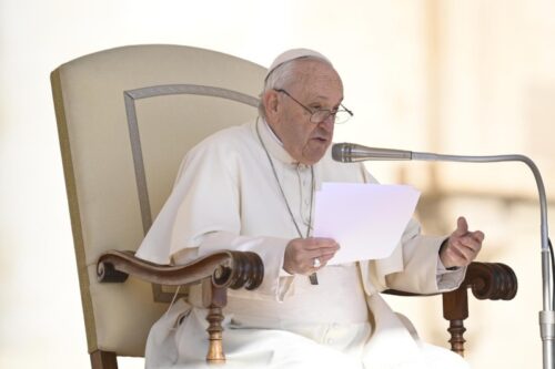 Papa: restabelecer a ponte forte entre jovens e idosos - Jornal O São Paulo