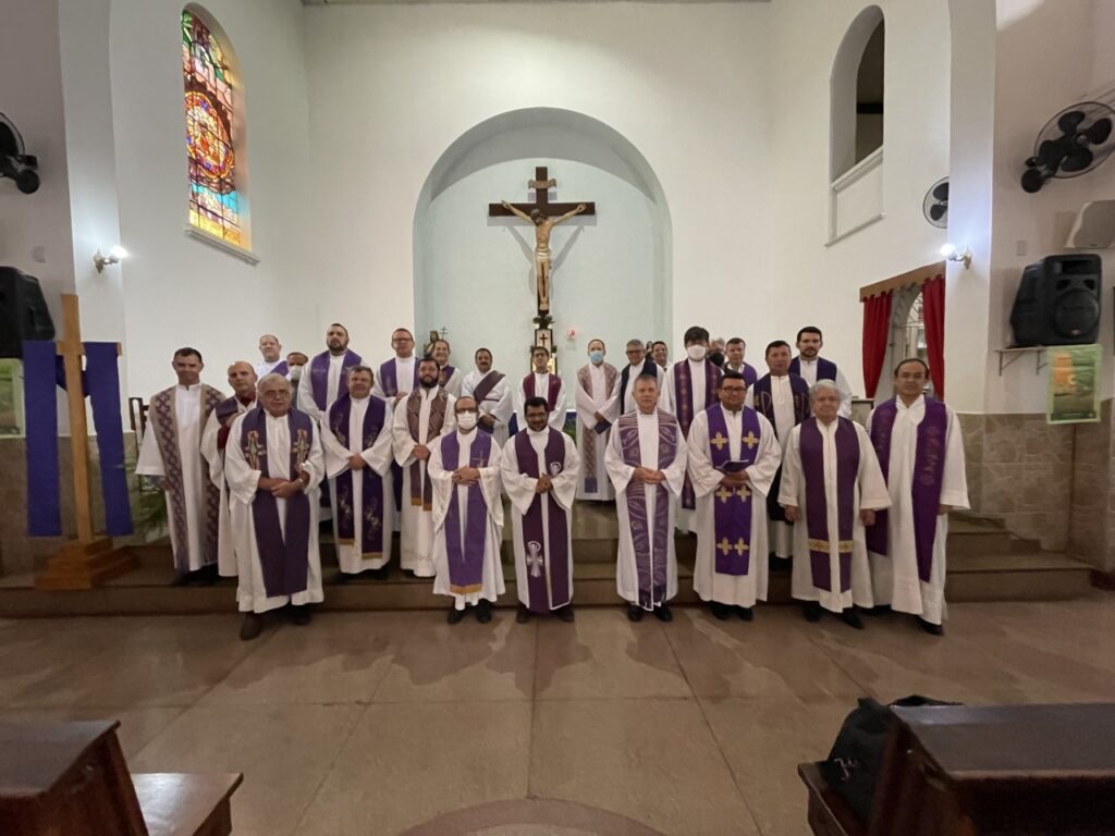 Lapa: Clérigos se preparam para a Páscoa com a celebração penitencial - Jornal O São Paulo