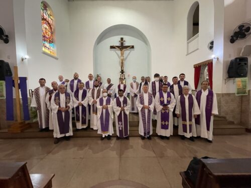 Lapa: Clérigos se preparam para a Páscoa com a celebração penitencial - Jornal O São Paulo