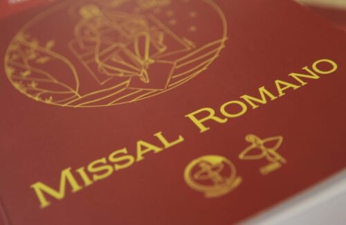 Coletiva da 59ª AG: Dom Edmar Peron partilha processo de tradução da 3ª edição do Missal Romano - Jornal O São Paulo