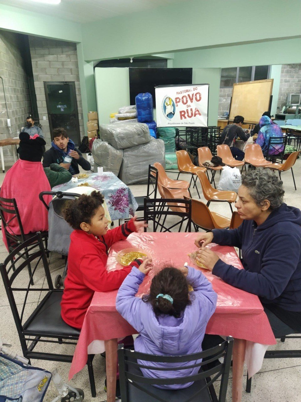 Frio intenso em SP: colabore com as organizações da Igreja que auxiliam os ‘irmãos da rua’ - Jornal O São Paulo