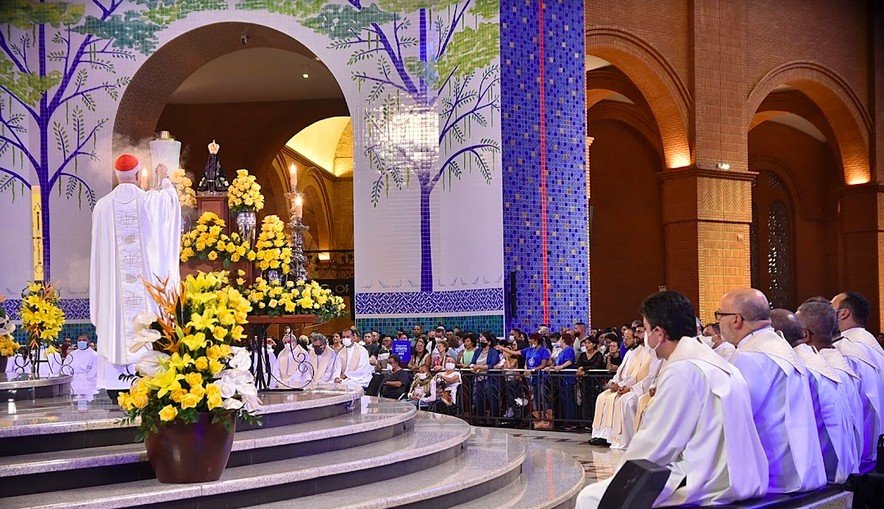 Em romaria, fiéis agradecem o dom da vida e pedem a intercessão da Mãe Aparecida pelo sínodo - Jornal O São Paulo