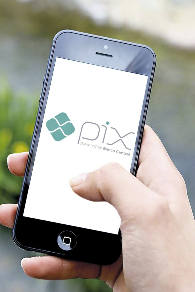 Vai fazer doações à sua paróquia via PIX? Fique atento para não cair em golpes - Jornal O São Paulo