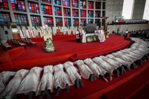 70 novos sacerdotes são ordenados em arquidiocese mexicana - Jornal O São Paulo