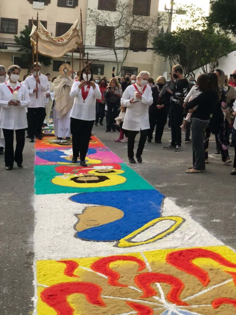 Dom Rogério preside missa de Corpus Christi na Paróquia Santíssimo Sacramento - Jornal O São Paulo