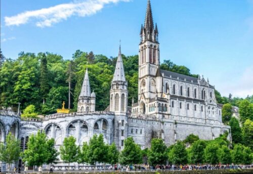 Militantes do laicismo francês atacam proposta de atividade acadêmica em templo católico - Jornal O São Paulo