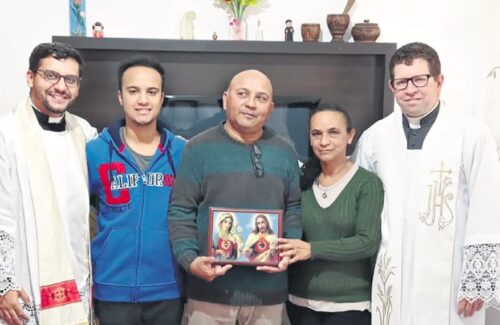 Casas de portas abertas ao Sagrado Coração de Jesus e ao Imaculado Coração de Maria - Jornal O São Paulo